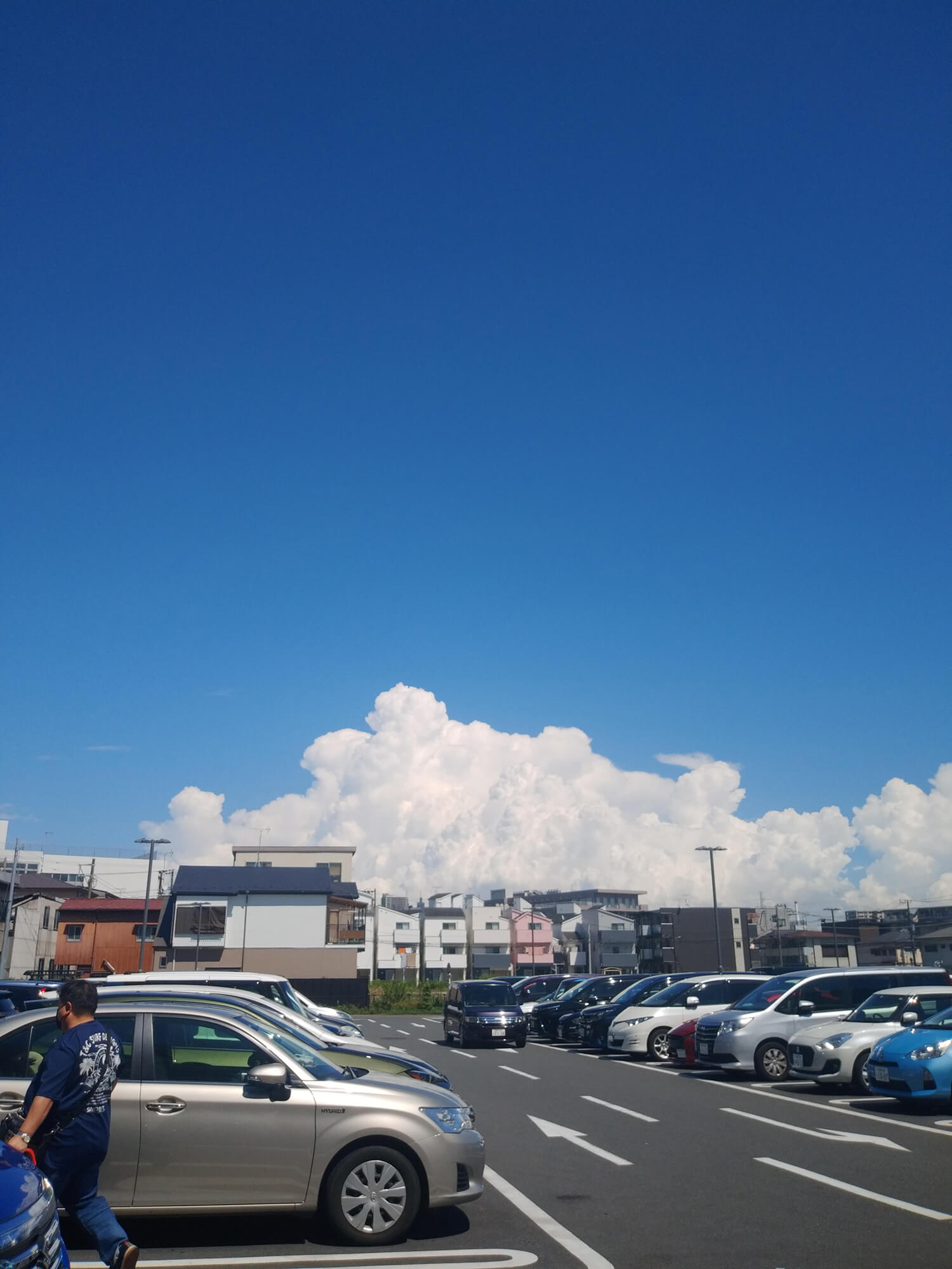 22 青空の上の入道雲