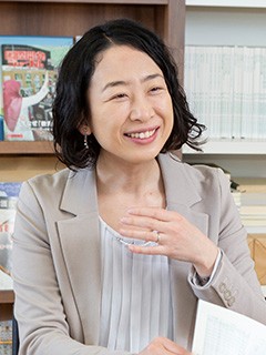 岸野 麻衣氏