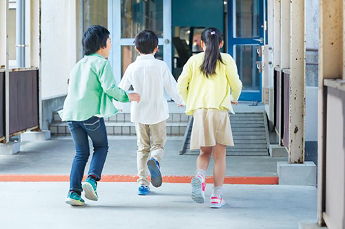<span>こども研究所</span>「横浜市立大岡小学校　公開授業研究会」にて、博報財団こども研究所所長がシンポジストとして登壇。