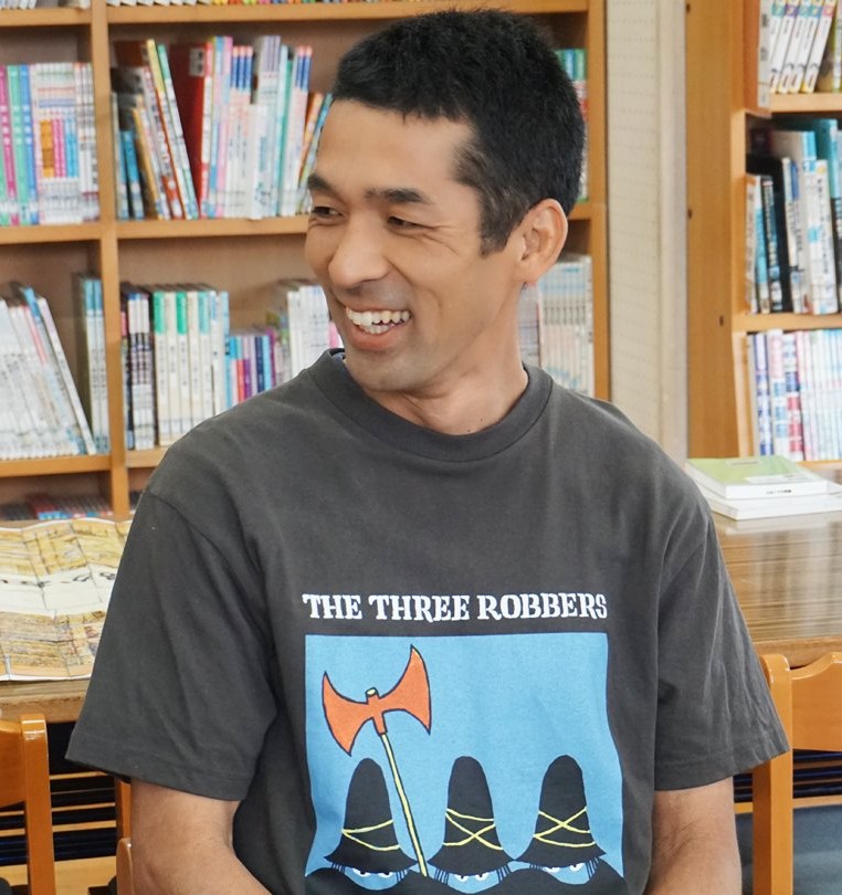 横須賀市立長浦小学校・坂本幸太郎司書教諭