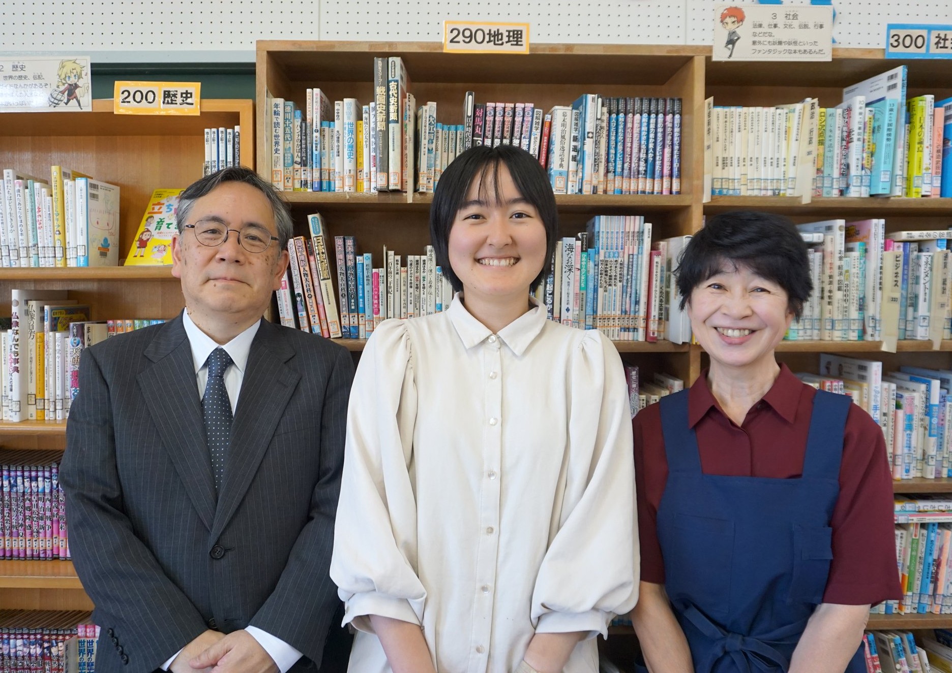 博報堂教育財団 中馬淳常務理事、佐藤愛純教諭、槁本香図書館指導員